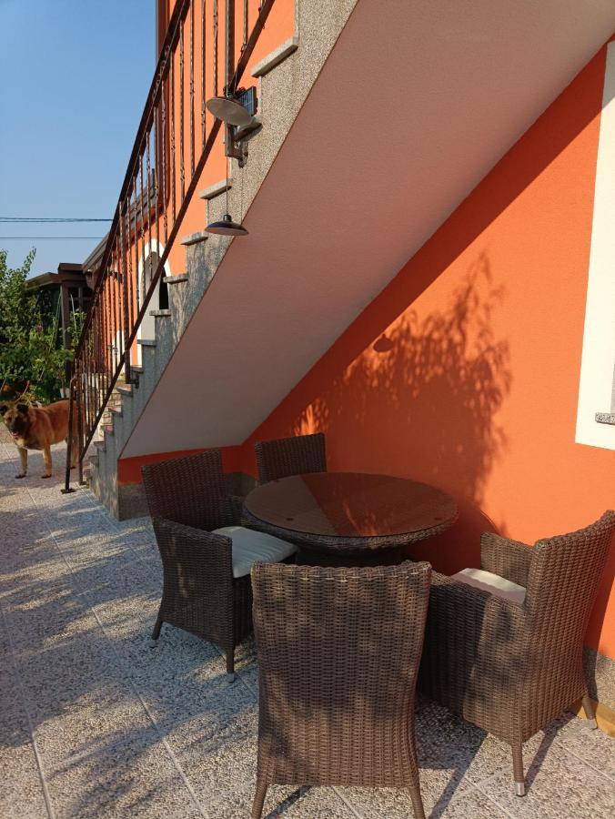 Studio Apartment Dorina Buje Exterior foto