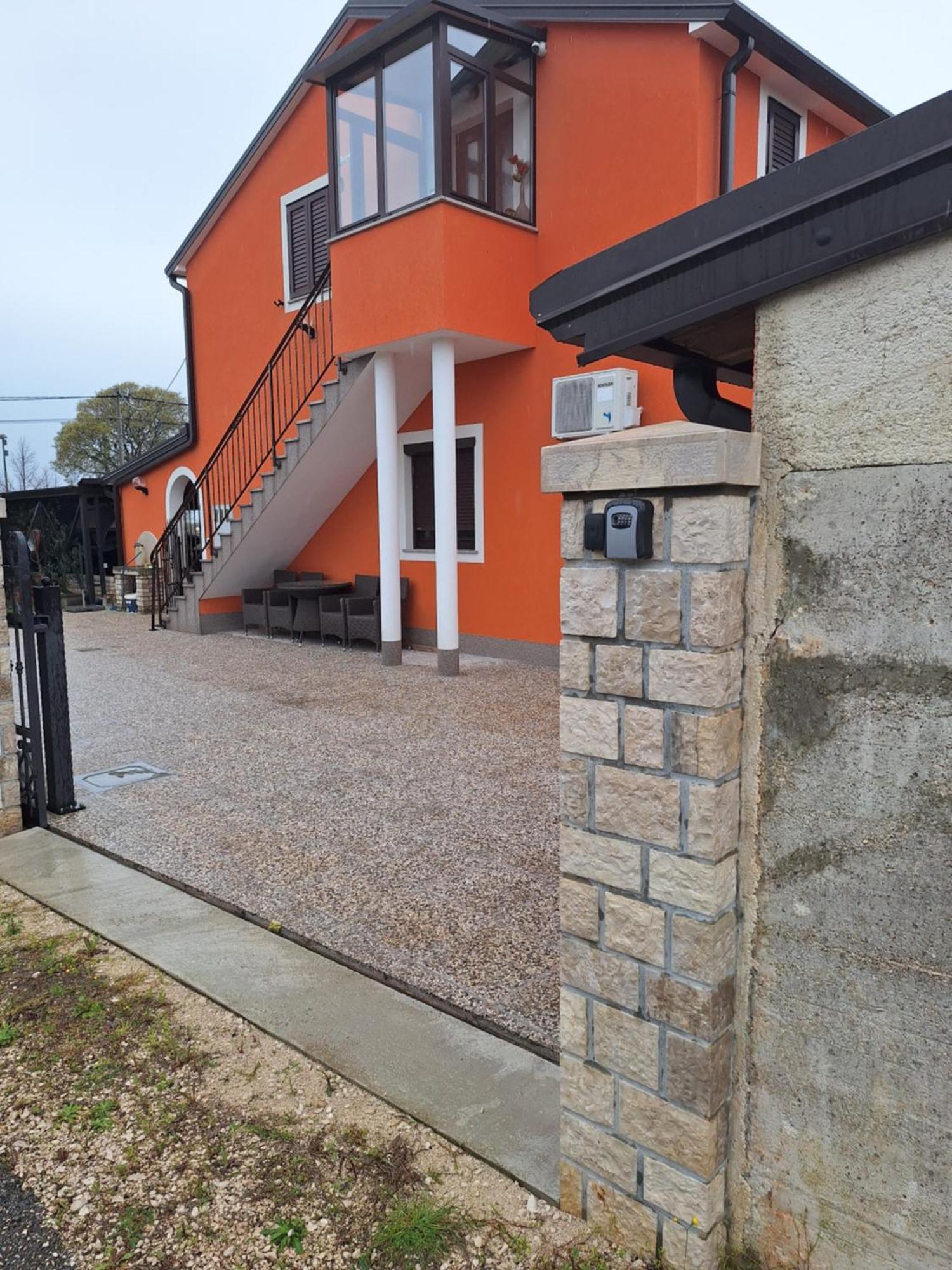Studio Apartment Dorina Buje Exterior foto